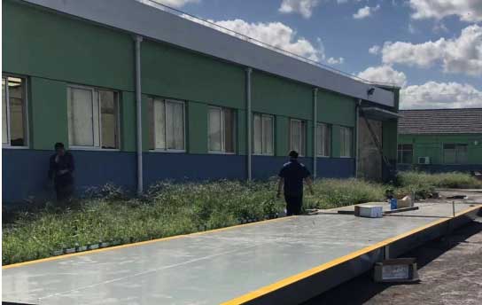 地磅秤是一種非常好用的大型秤